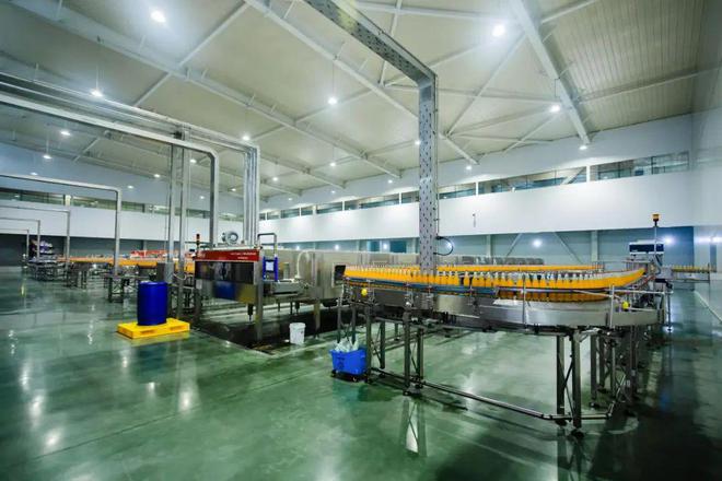 兩大可樂漲價(jià) 國(guó)產(chǎn)汽水發(fā)力 今夏汽水市場(chǎng)競(jìng)爭(zhēng)激烈