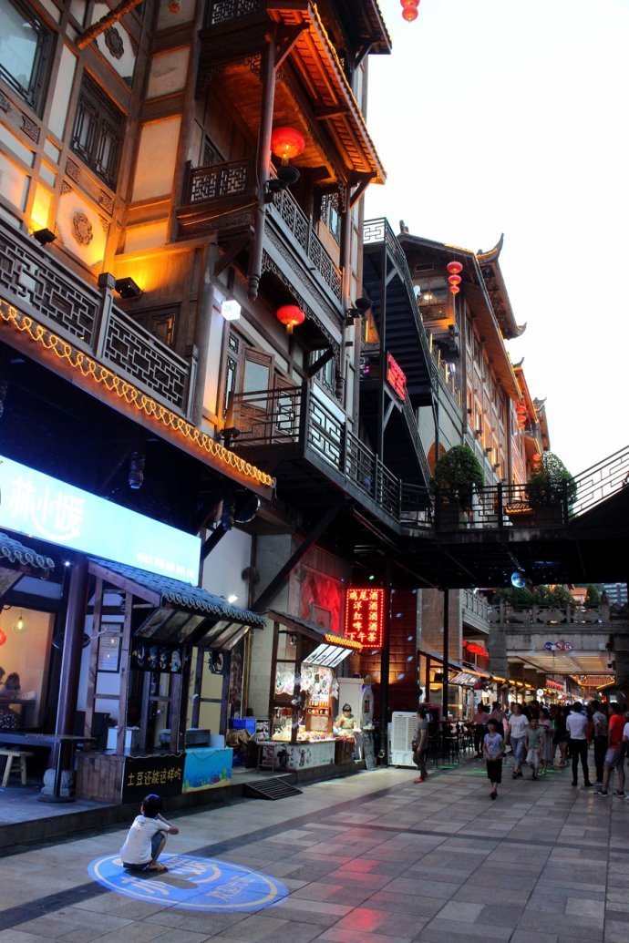 打卡重慶最網(wǎng)紅的景點(diǎn)洪崖洞