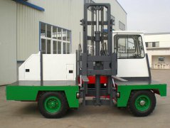 2噸電動側(cè)面叉車